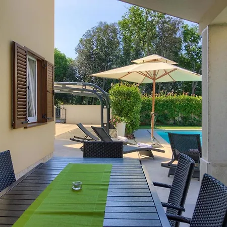 Mit Privatpool Fuer 10 Personen Ca 200 Qm In Banjole, Istrien Istrische Riviera