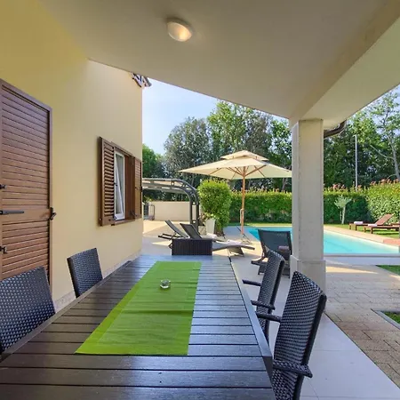 Mit Privatpool Fuer 10 Personen Ca 200 Qm In Banjole, Istrien Istrische Riviera Holiday home Banjole