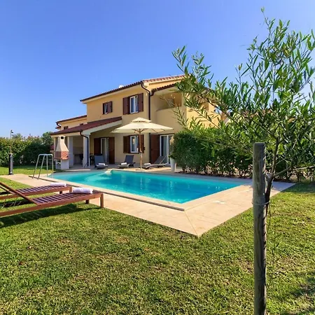 Mit Privatpool Fuer 10 Personen Ca 200 Qm In Banjole, Istrien Istrische Riviera