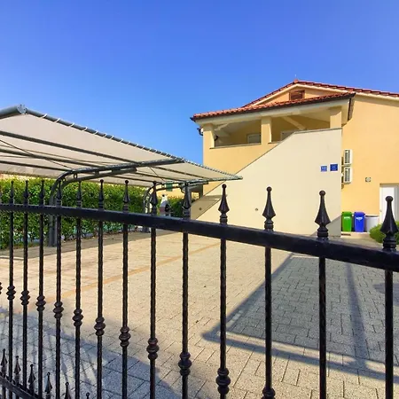 Mit Privatpool Fuer 10 Personen Ca 200 Qm In Banjole, Istrien Istrische Riviera Holiday home *