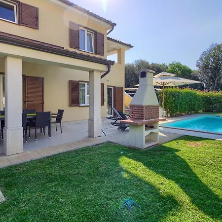 Mit Privatpool Fuer 10 Personen Ca 200 Qm In Banjole, Istrien Istrische Riviera * Banjole