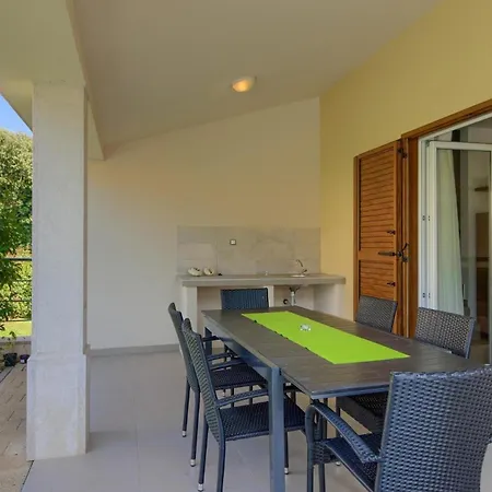 Mit Privatpool Fuer 10 Personen Ca 200 Qm In Banjole, Istrien Istrische Riviera